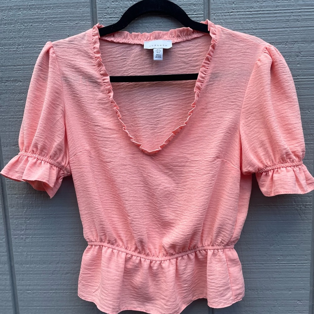 Topshop Morgan Ruffle Trim Peplum Top Peach Size 2 UK 6 Short Sleeve V-Neck